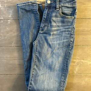 EUC American Eagle skinny jeans